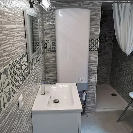 בית נופש Maison 47m2 A 800 M De La *